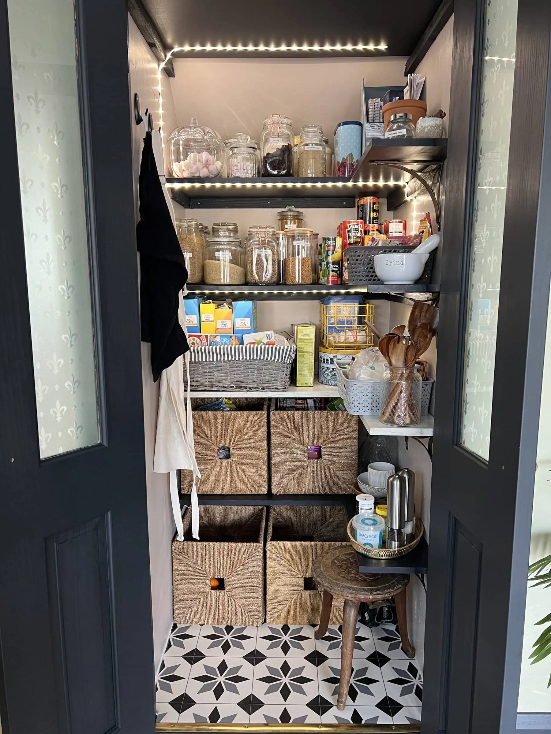 Small Pantry Ideas – How to Create the Perfect Kitchen Storage Space