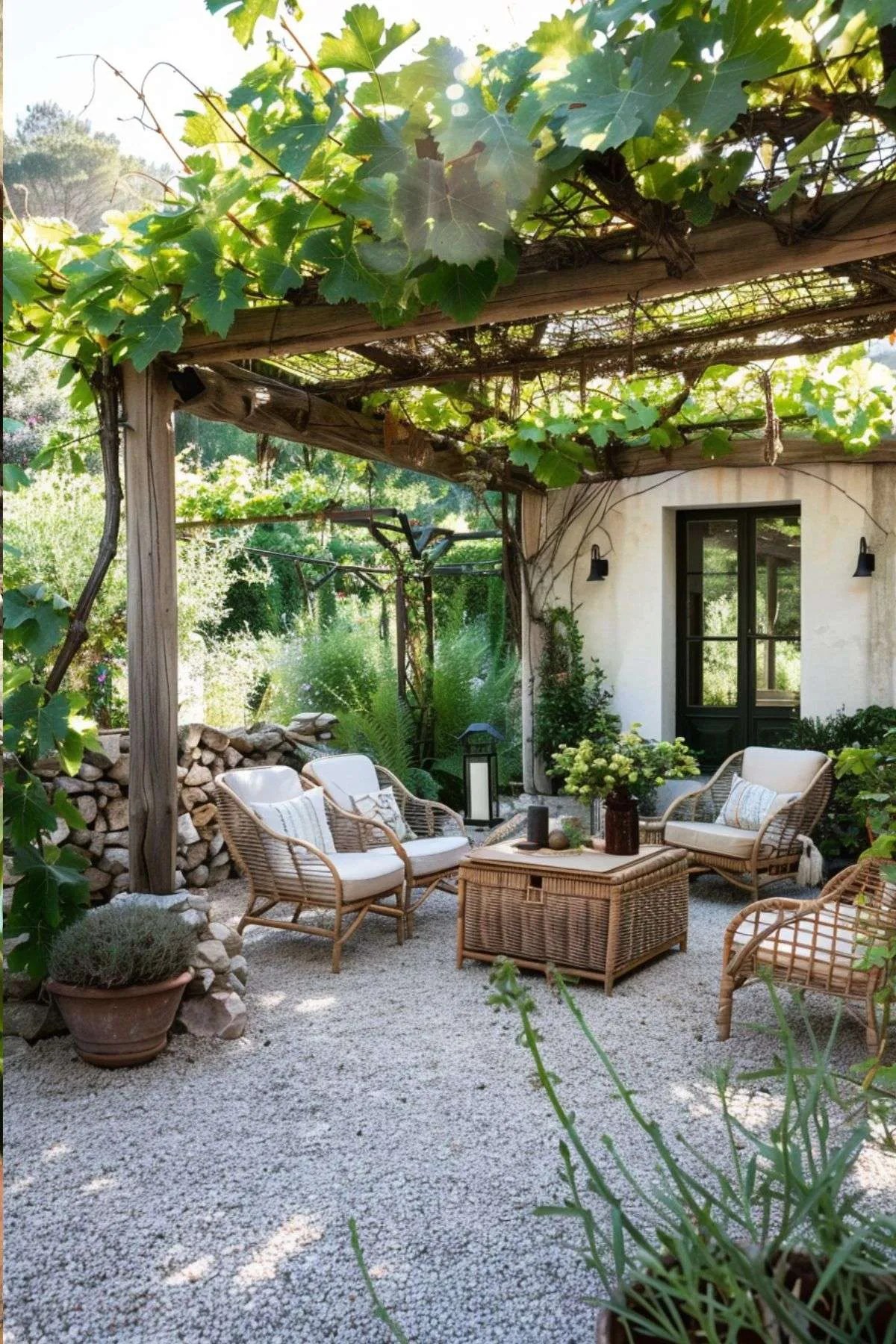 10 Mediterranean Garden Ideas – Plants, Decor and Cozy Settings
