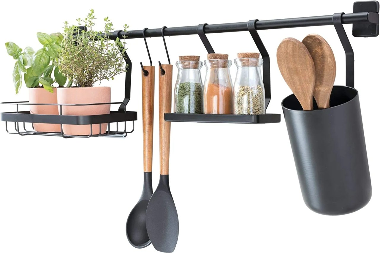 Kitchen Wall Organiser, Metal Hanging Storage with 2 Hooks, Small Shelf, Kitchen Utensil Holder and Spice Rack